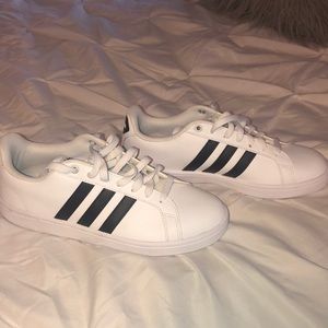 NEW! MEN Adidas Sneakers